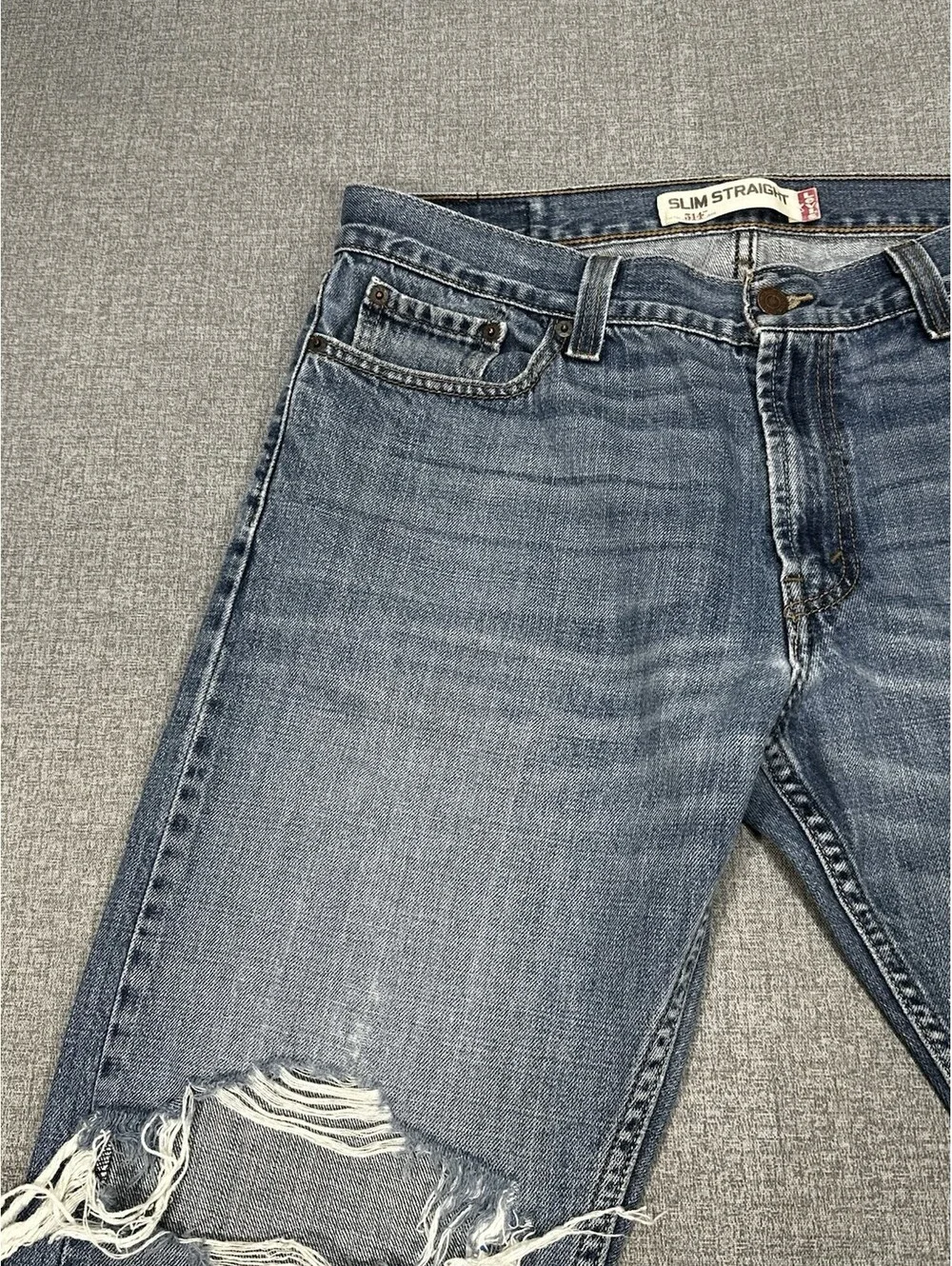 Levi’s 514 Slim Straight Jeans Men’s 34x28 Blue Distressed Knee Cotton Denim